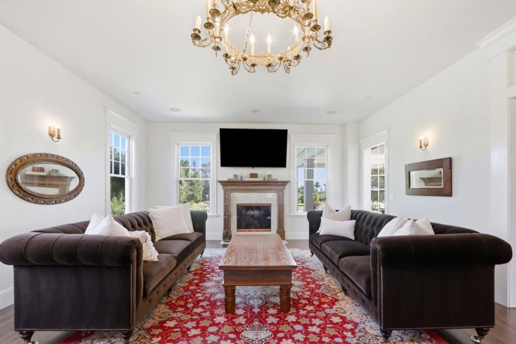 155 Scarlet Court Property Photo 12