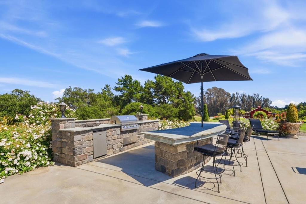 155 Scarlet Court Property Photo 34
