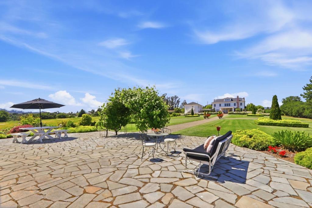 155 Scarlet Court Property Photo 43