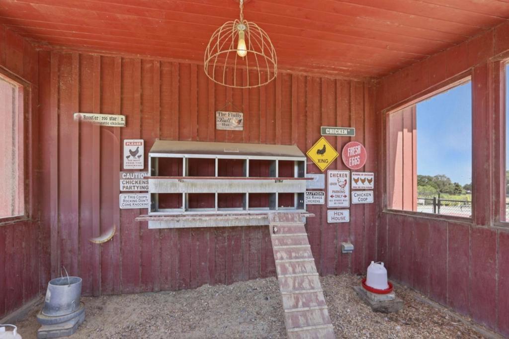 155 Scarlet Court Property Photo 45