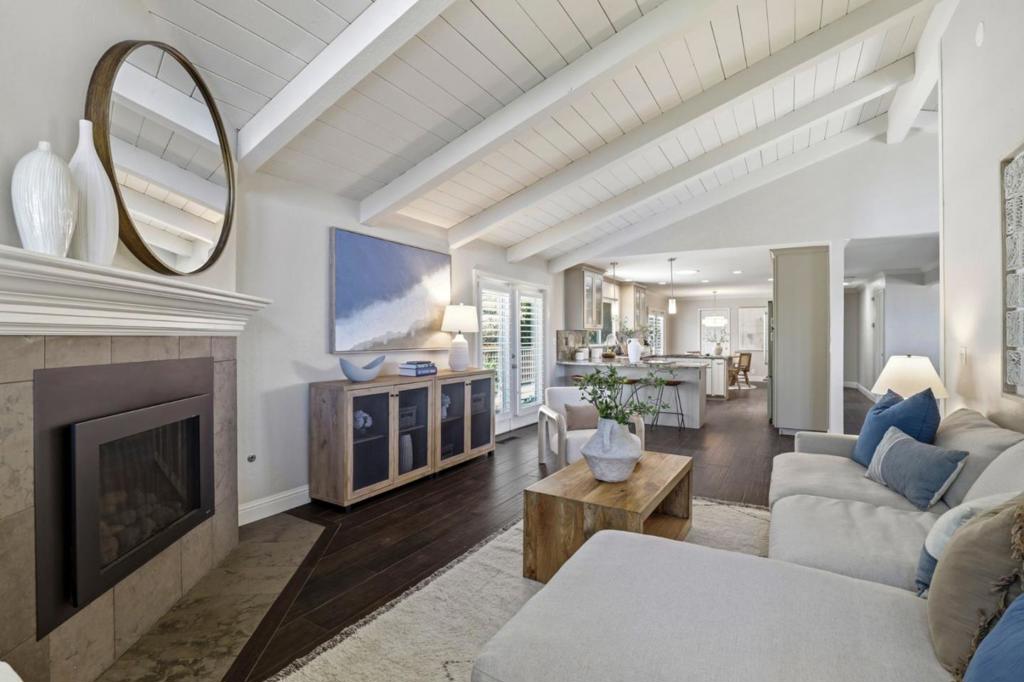 16460 Rustling Oak Court Property Photo 8