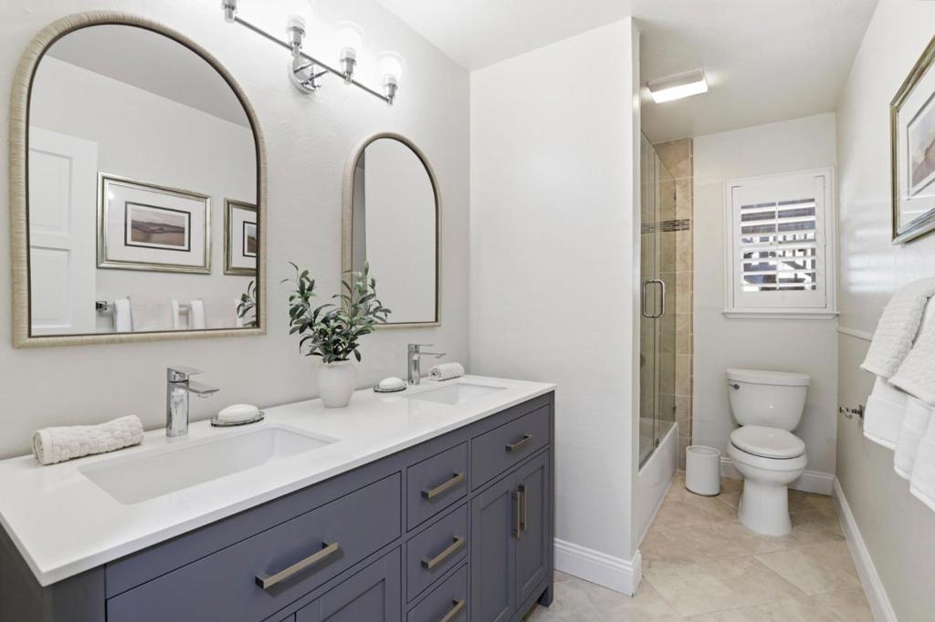 16460 Rustling Oak Court Property Photo 19