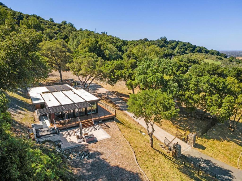 19751 Hicks Road Property Photo 4