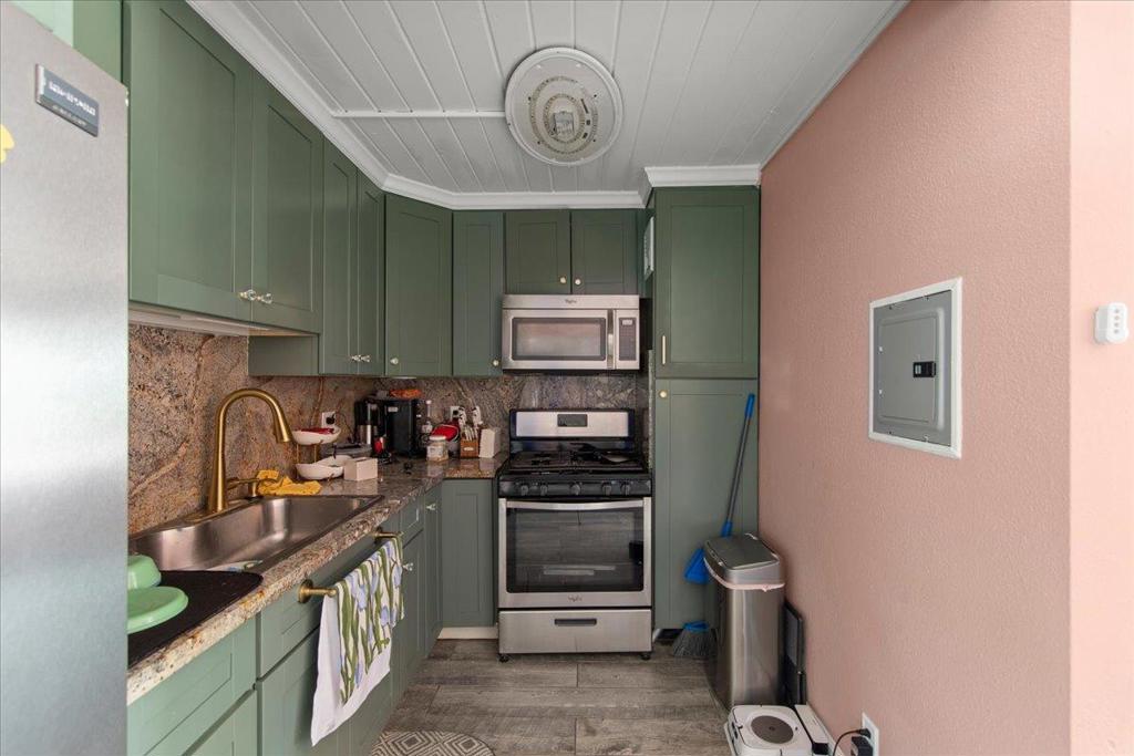 370 N Fair Oaks Avenue Property Photo 15