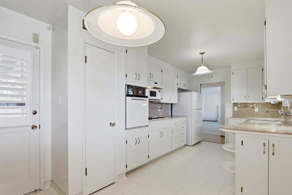 94 Roxbury Street Property Photo 13