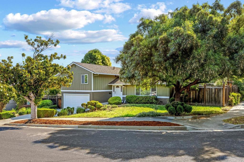 200 Danville Drive Property Photo 3