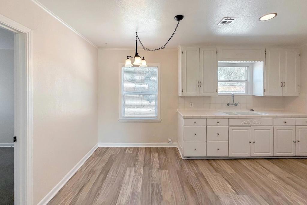 1118 Victoria Avenue Property Photo 11
