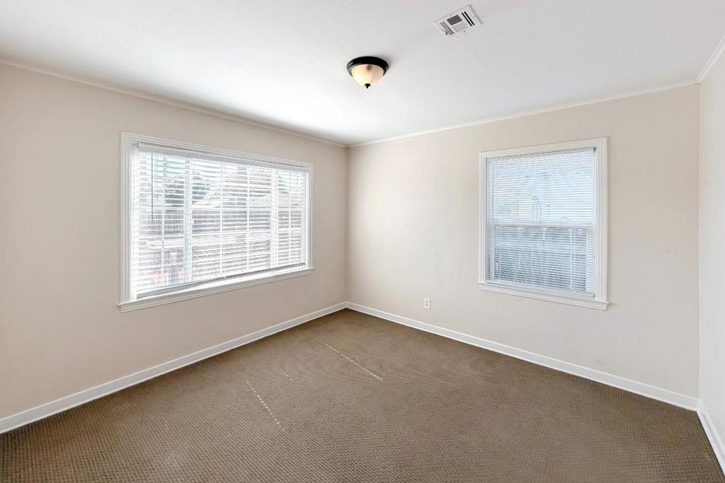 1118 Victoria Avenue Property Photo 15