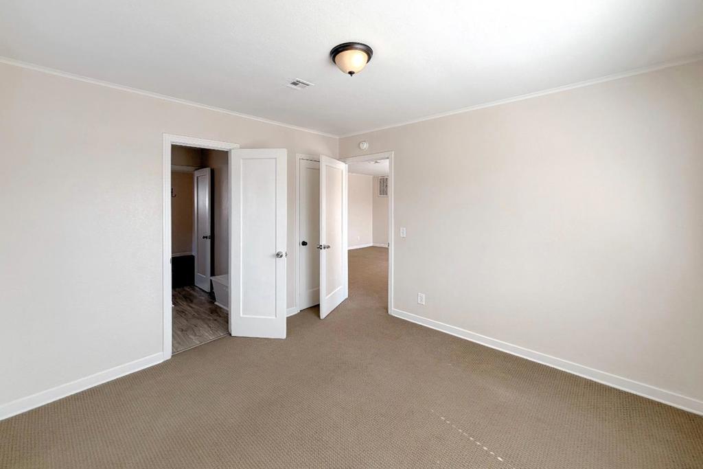 1118 Victoria Avenue Property Photo 16