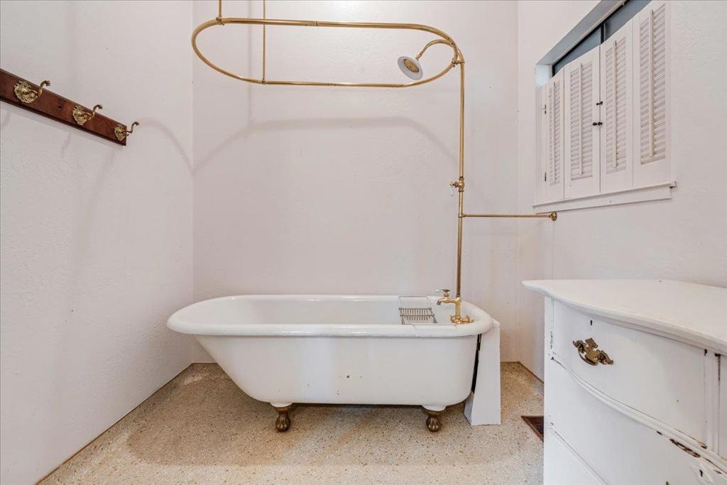 841 Congress Avenue Property Photo 31