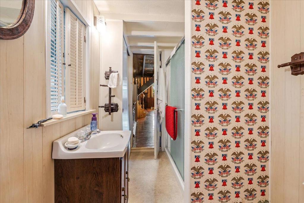 841 Congress Avenue Property Photo 37