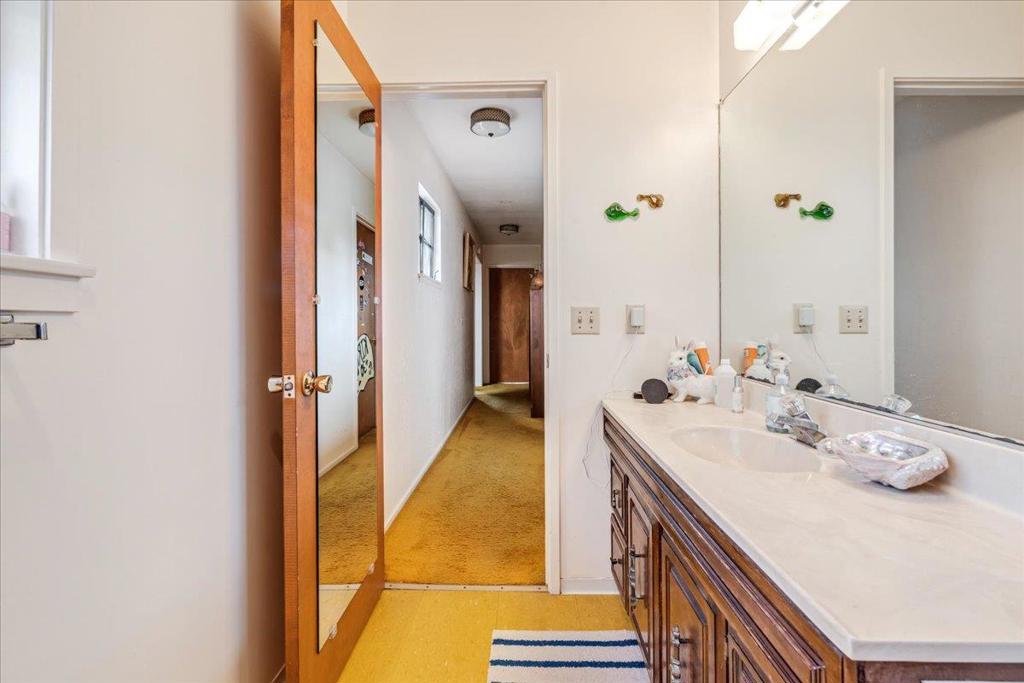 841 Congress Avenue Property Photo 45