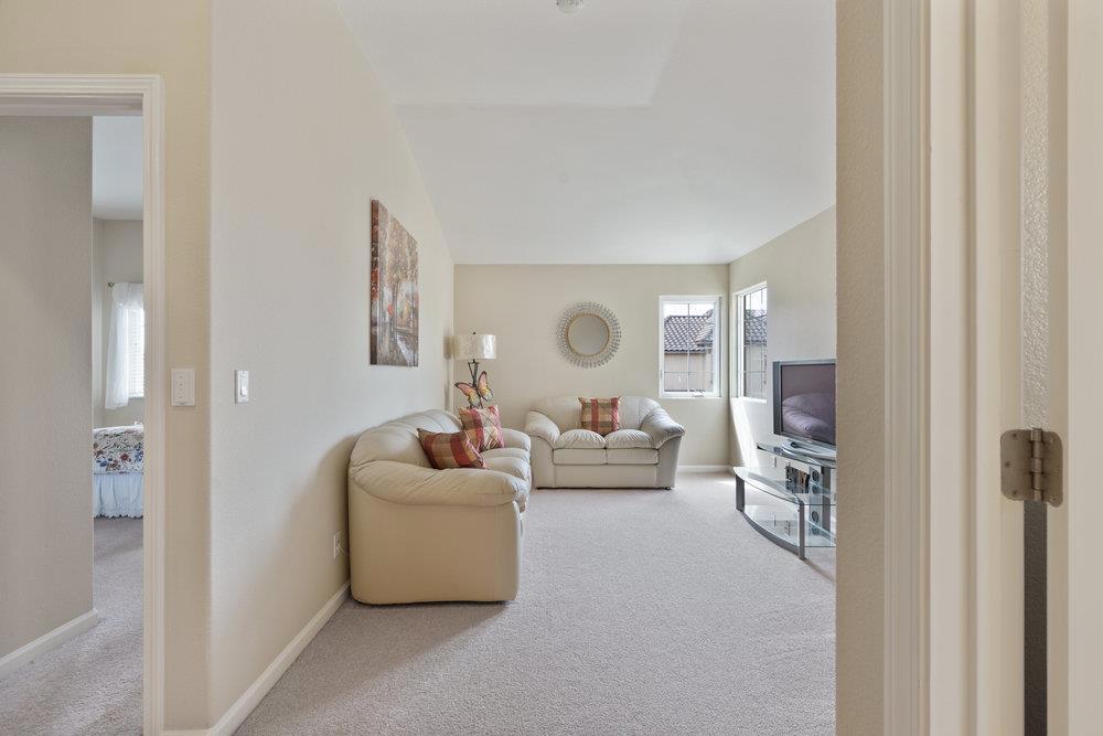 26 Oliveira Loop Property Photo 19