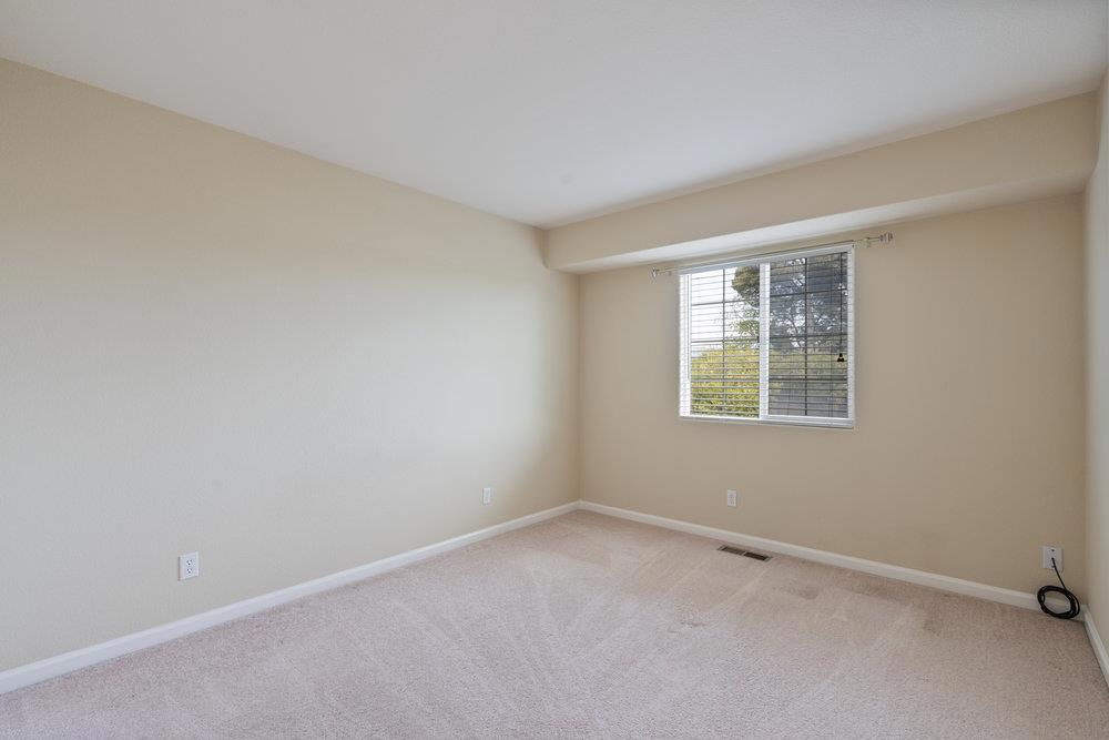 26 Oliveira Loop Property Photo 30