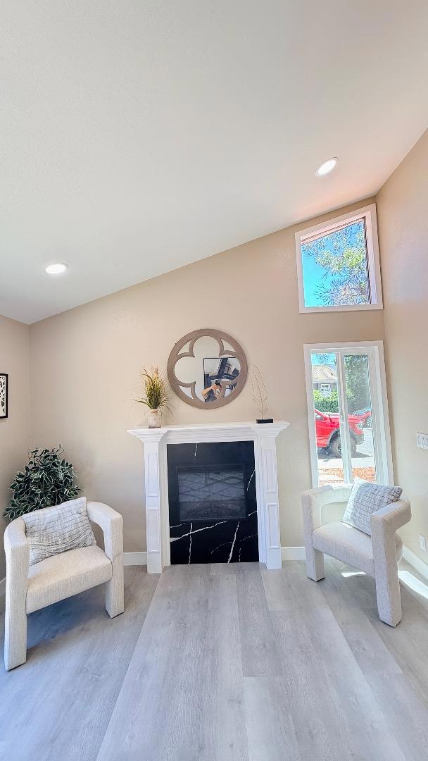 5886 Southwind Drive Property Photo 8