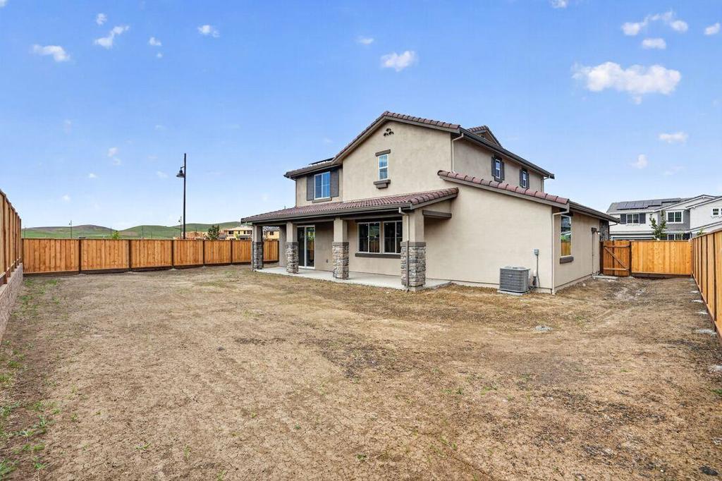 197 Golden Gate Lane Property Photo 14