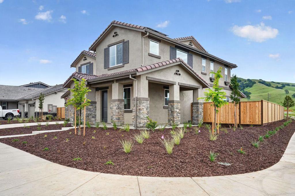 197 Golden Gate Lane Property Photo 17