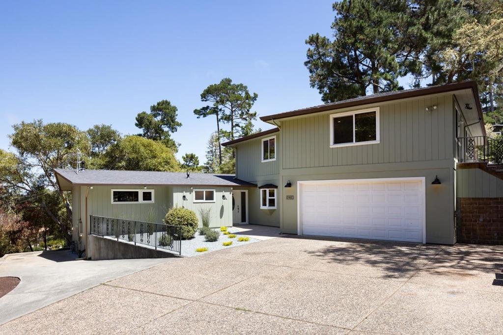 1 Crescent Circle Property Photo 1