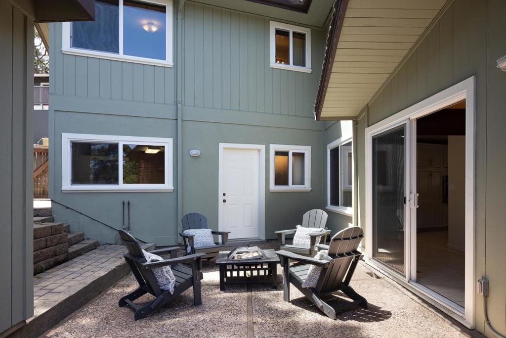 1 Crescent Circle Property Photo 8