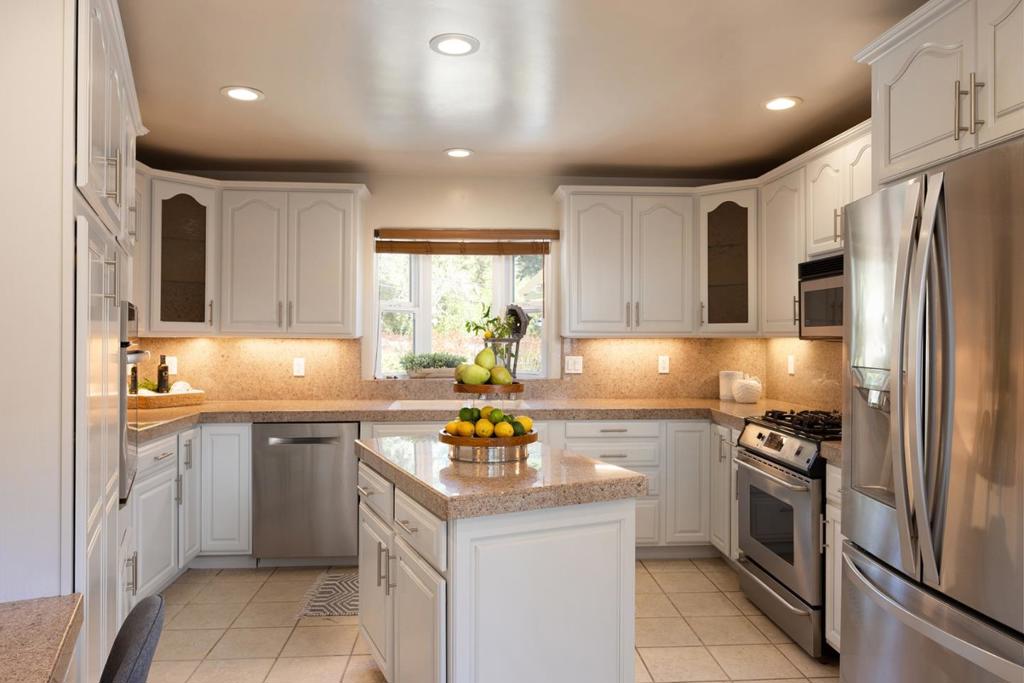 1 Crescent Circle Property Photo 9