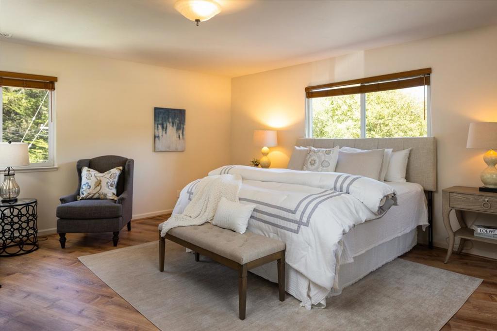 1 Crescent Circle Property Photo 16