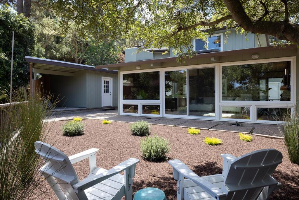 1 Crescent Circle Property Photo 23