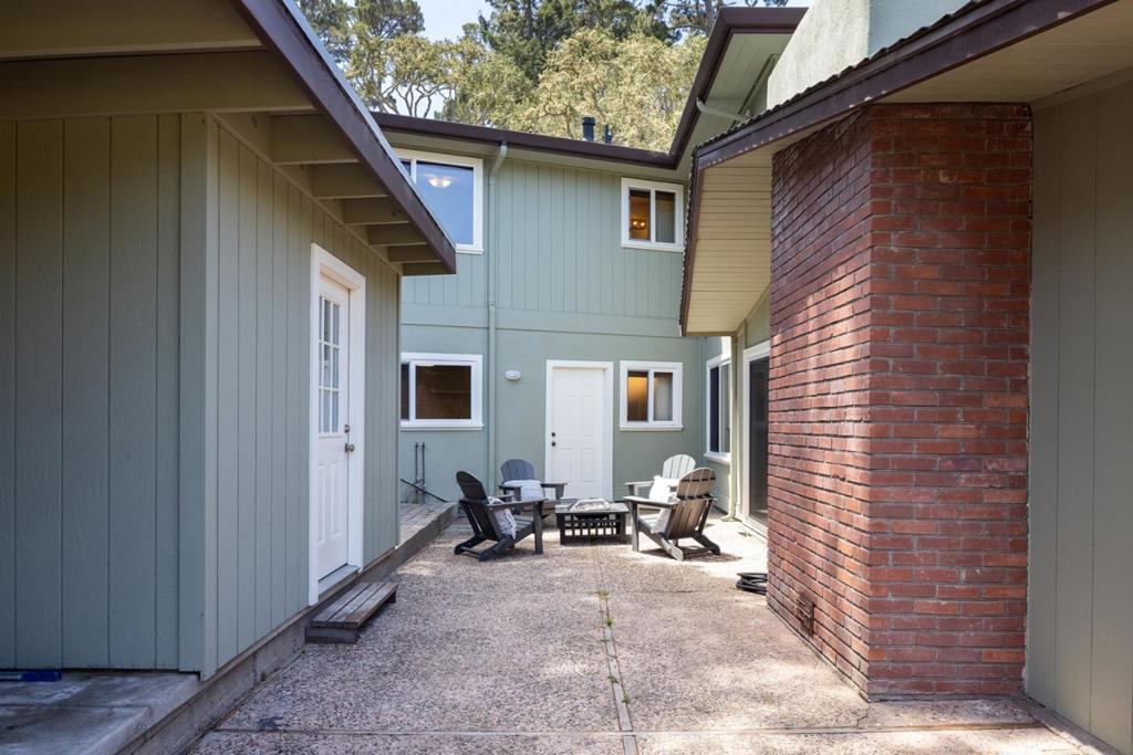 1 Crescent Circle Property Photo 24