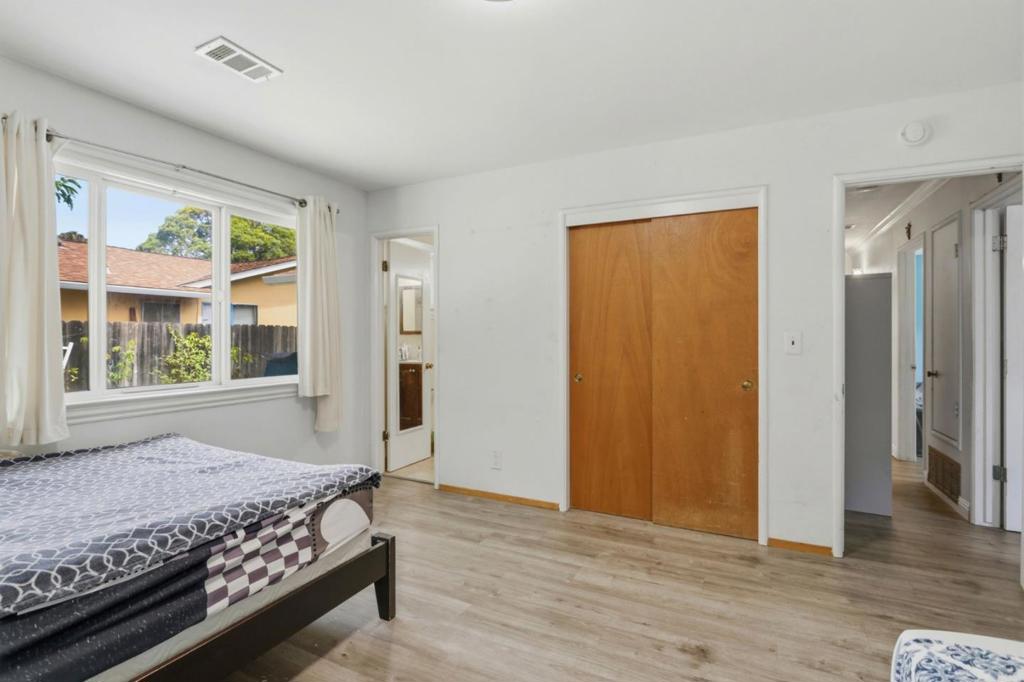3125 Durant Avenue Property Photo 12