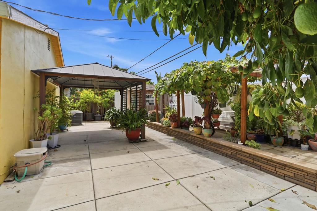 3125 Durant Avenue Property Photo 16
