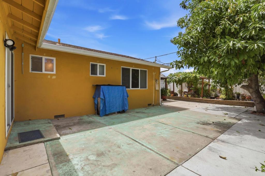 3125 Durant Avenue Property Photo 18