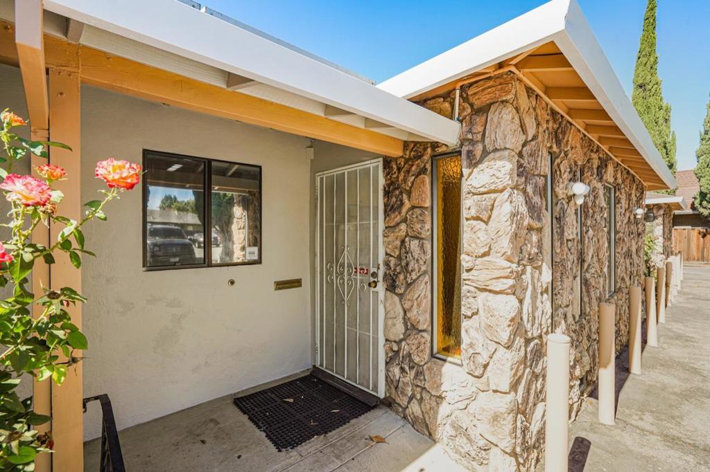 ML82047824 Property Photo 3