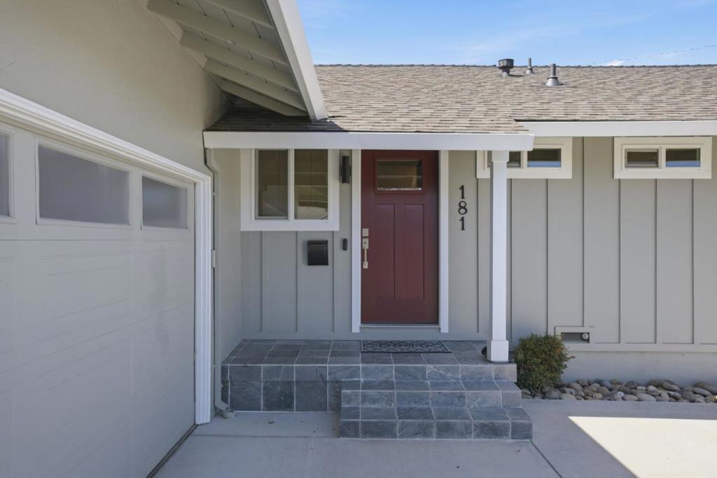 181 Warwick Drive Property Photo 4