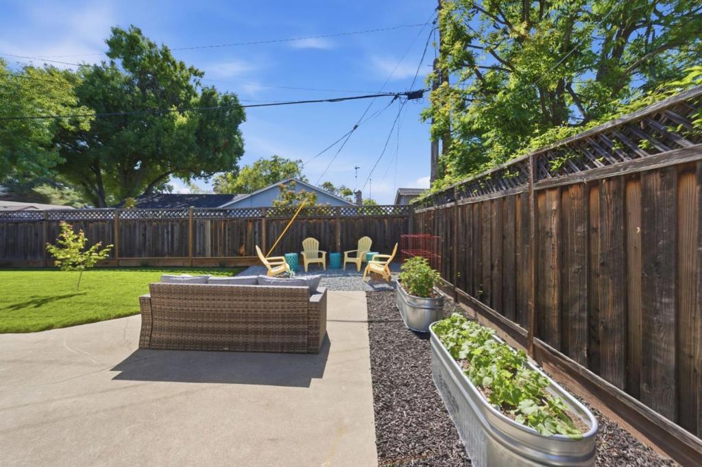 181 Warwick Drive Property Photo 36