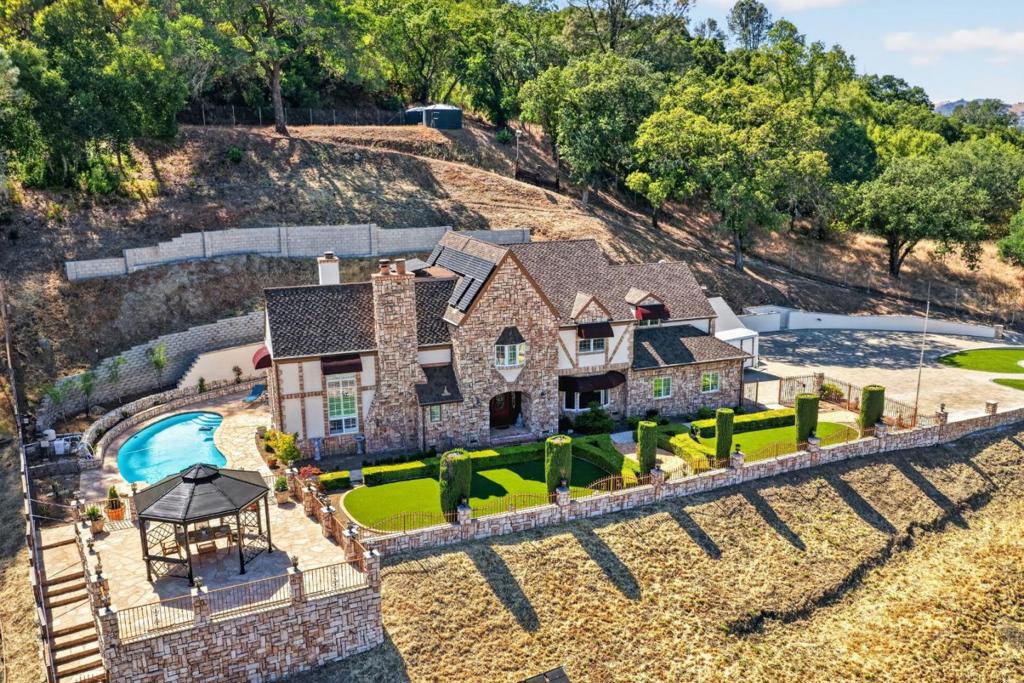 17005 Uvas Road Property Photo 1