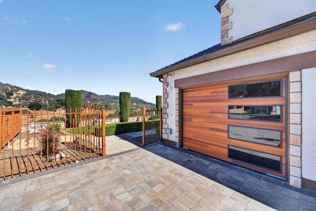 17005 Uvas Road Property Photo 4