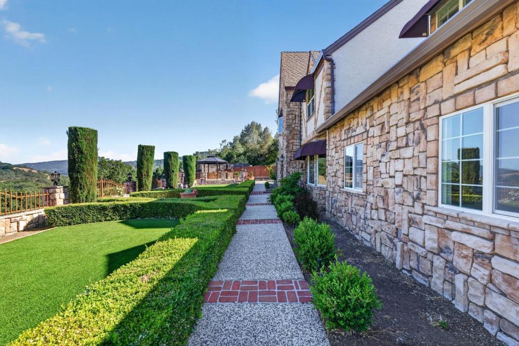 17005 Uvas Road Property Photo 6
