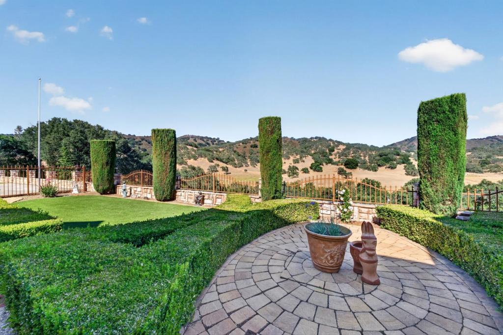 17005 Uvas Road Property Photo 7