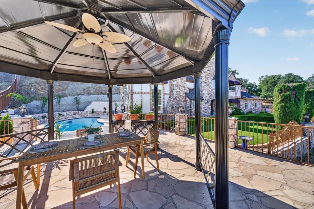 17005 Uvas Road Property Photo 11