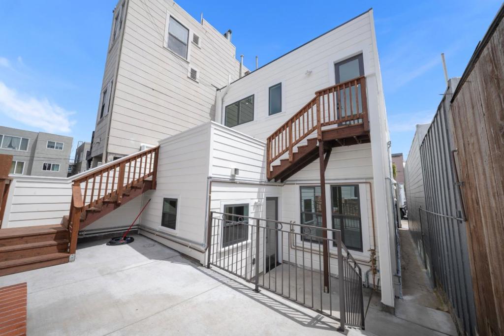 3774 Mission Street Property Photo 8