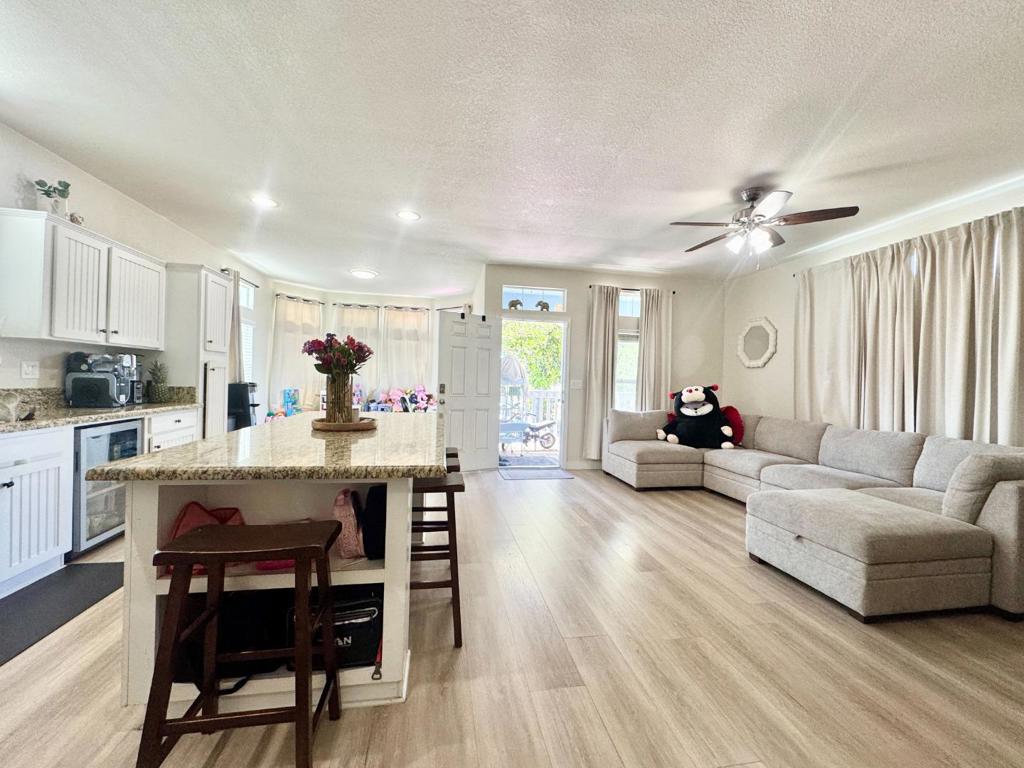 2151 Oakland Road 566 Property Photo 2