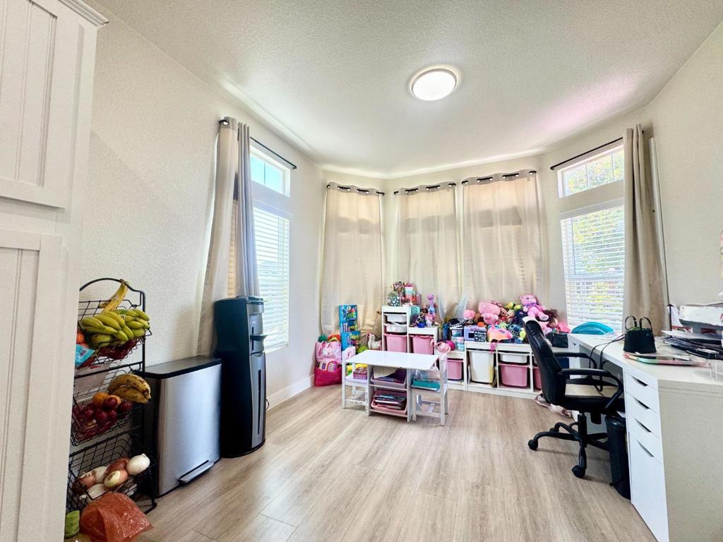 2151 Oakland Road 566 Property Photo 5