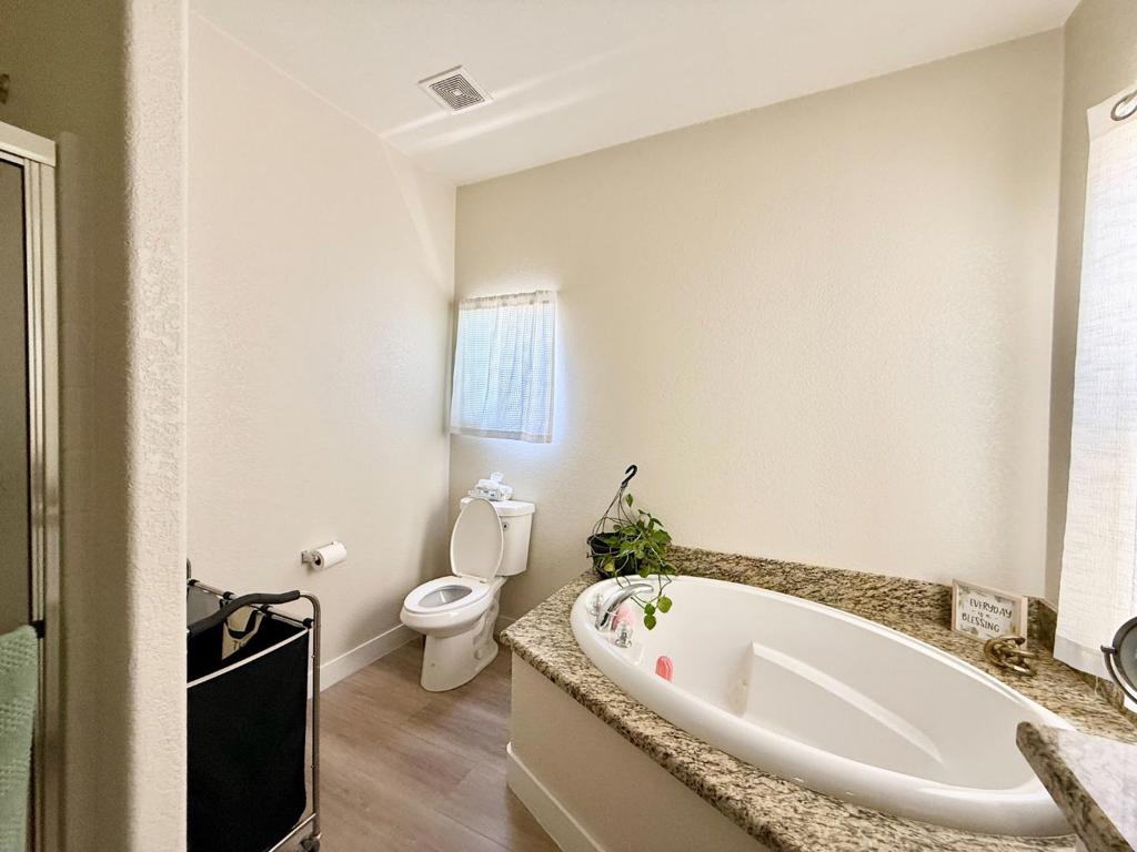 2151 Oakland Road 566 Property Photo 12