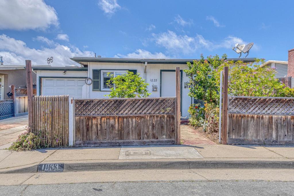 1833 Waring Street Property Photo 1