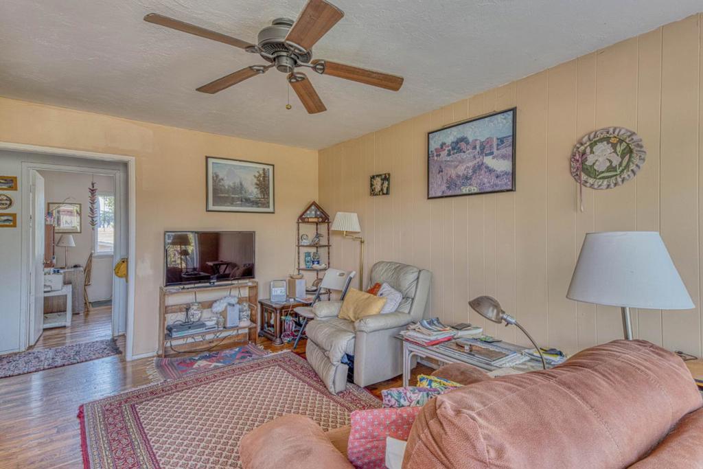 1833 Waring Street Property Photo 4