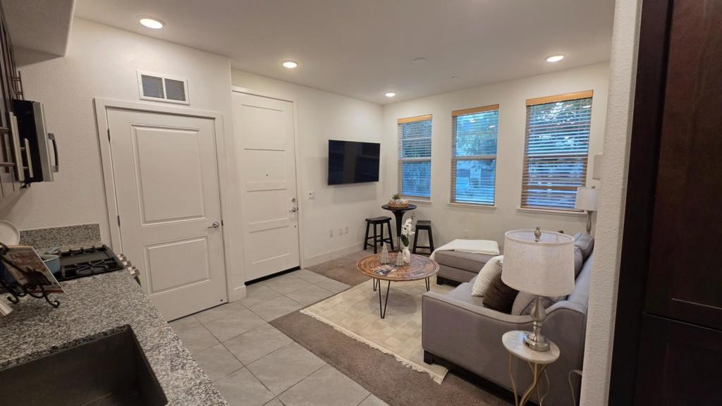 386 Rhythm Lane Property Photo 5