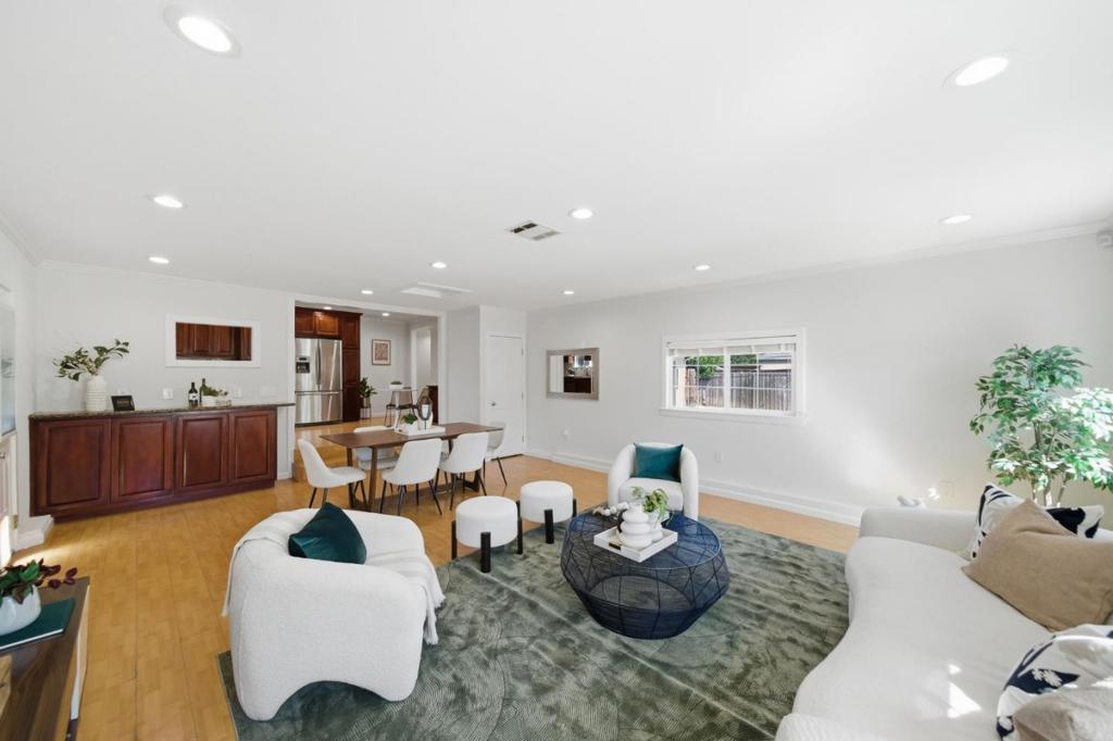 693 Bedivere Drive Property Photo 14