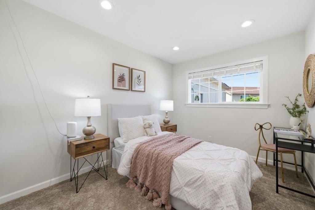 693 Bedivere Drive Property Photo 19