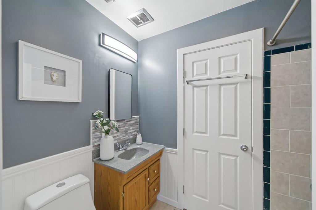 693 Bedivere Drive Property Photo 25