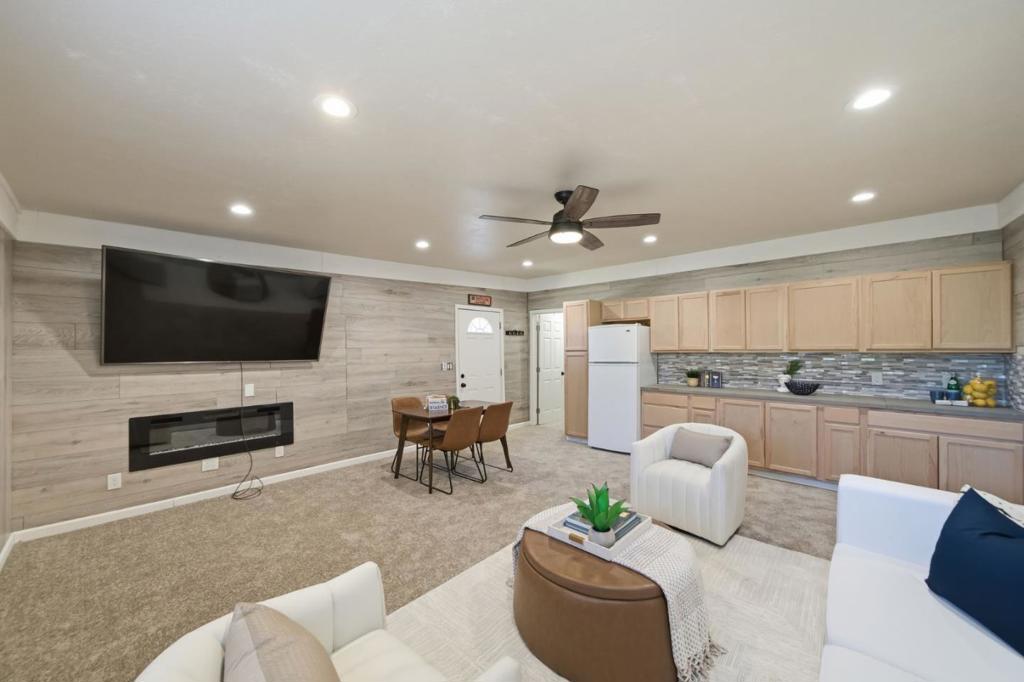 693 Bedivere Drive Property Photo 28