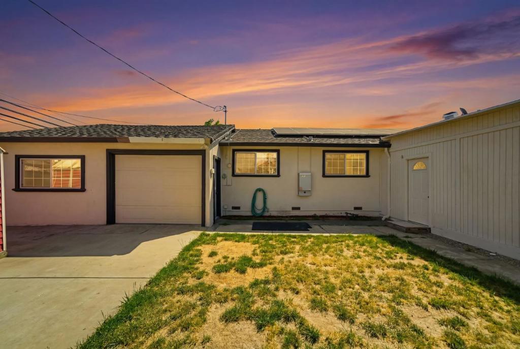 693 Bedivere Drive Property Photo 35